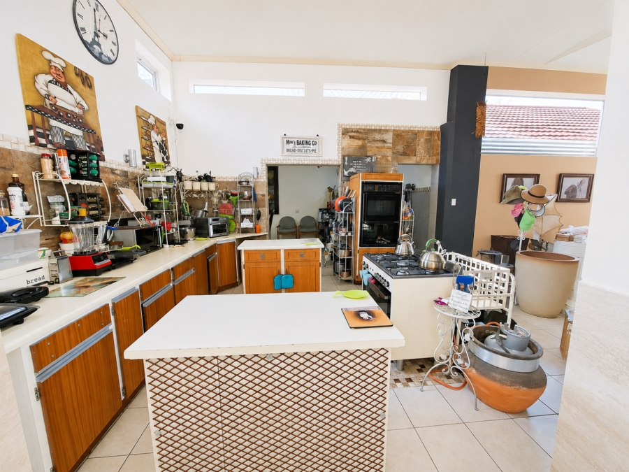 6 Bedroom Property for Sale in Delareyville North West